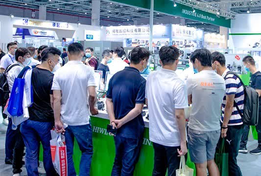 在選擇優(yōu)質(zhì)風塔卷板機時，您需要了解以下幾點